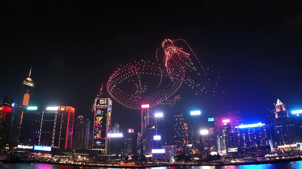 香港青春足迹，繁华与宁静交织的都市画卷